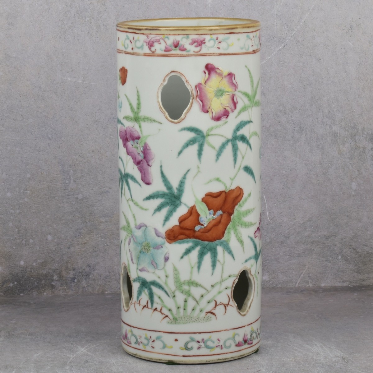 Vintage Chinese Famille Rose Hat Stand