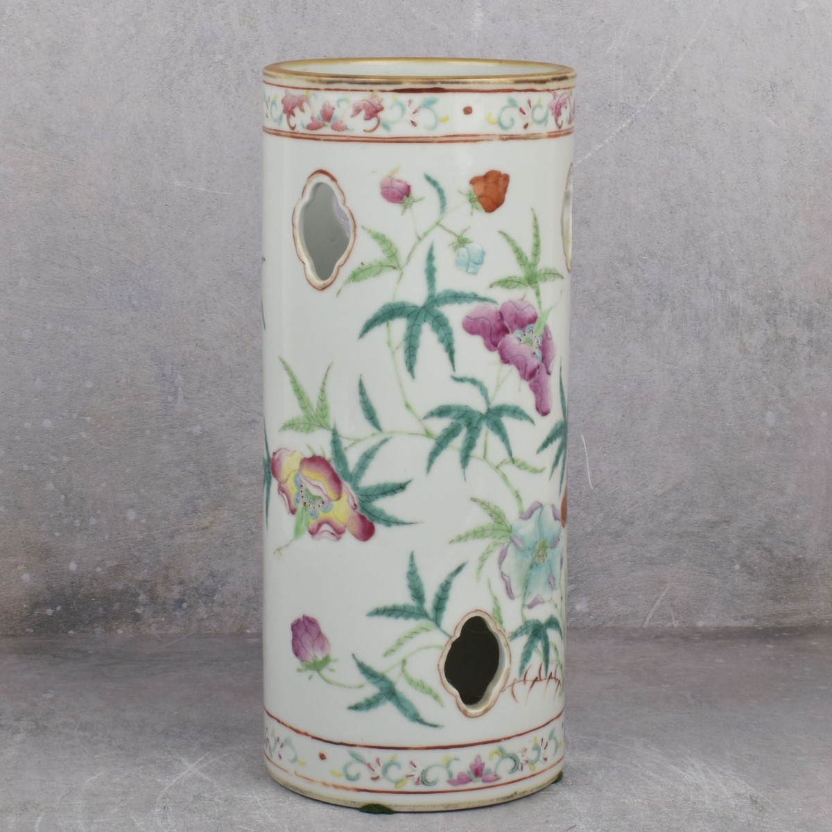 Vintage Chinese Famille Rose Hat Stand