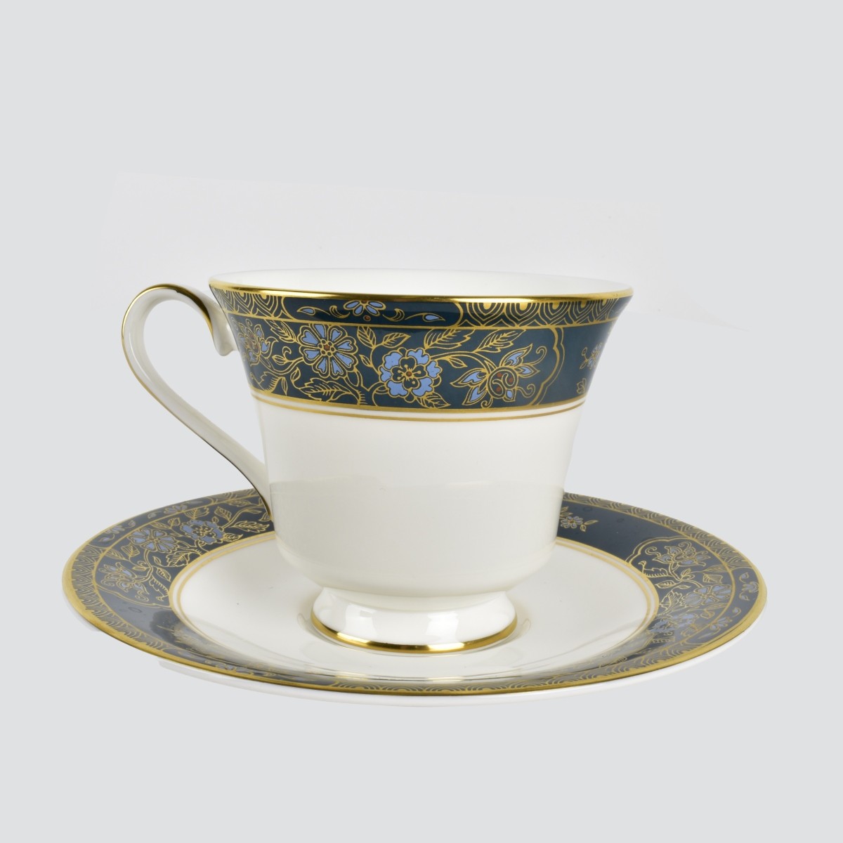 Royal Doulton "Carlyle" Dinner Service