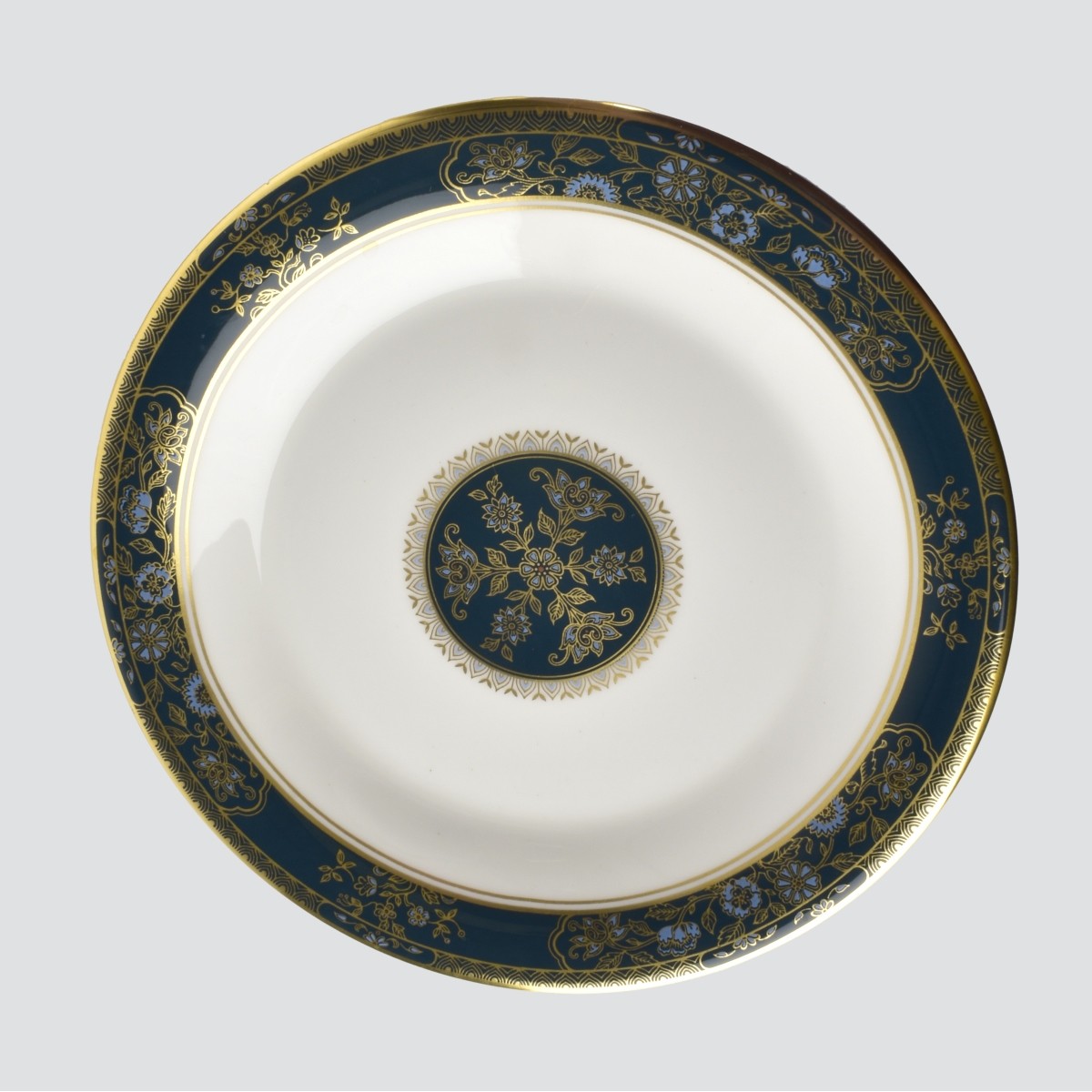 Royal Doulton "Carlyle" Dinner Service