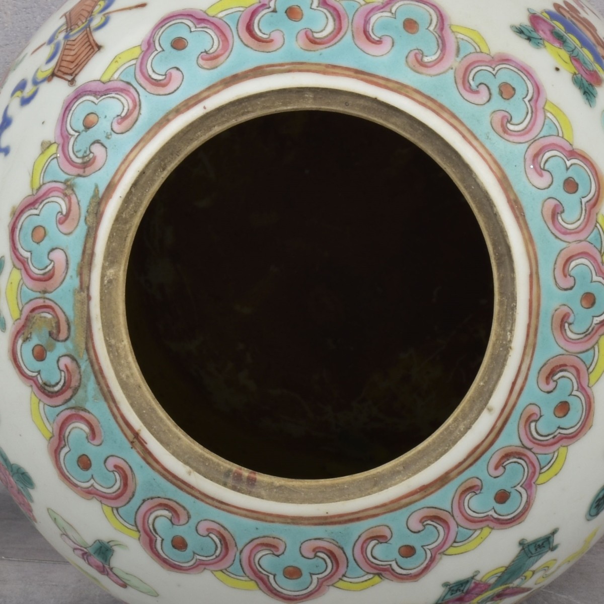 Antique Chinese Famille Rose Porcelain Ginger Jar