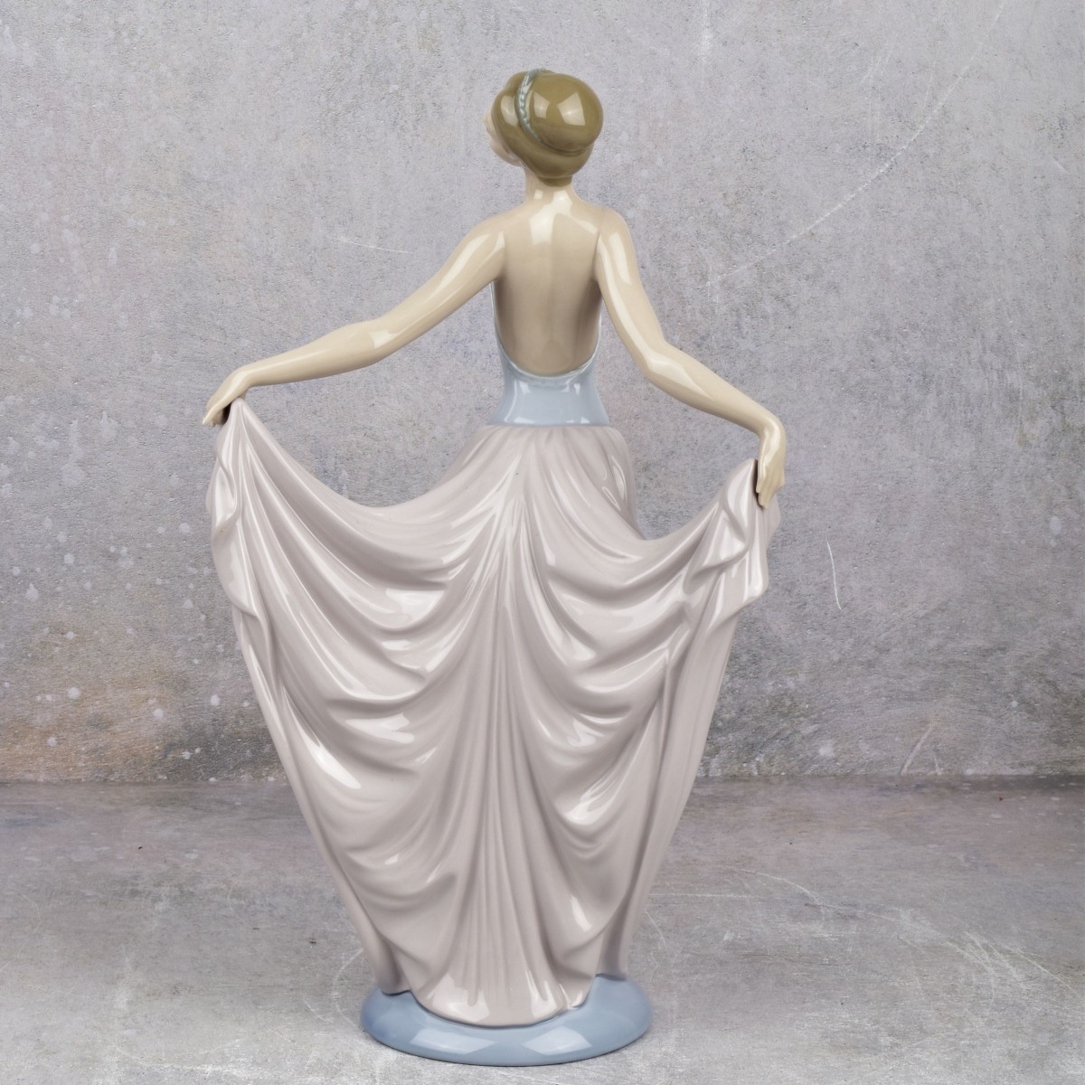Lladro Glazed Porcelain Figurine of a Young Lady