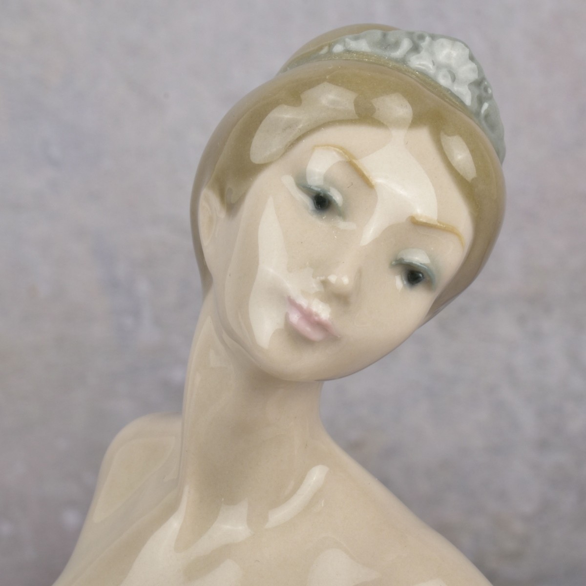 Lladro Glazed Porcelain Figurine of a Young Lady