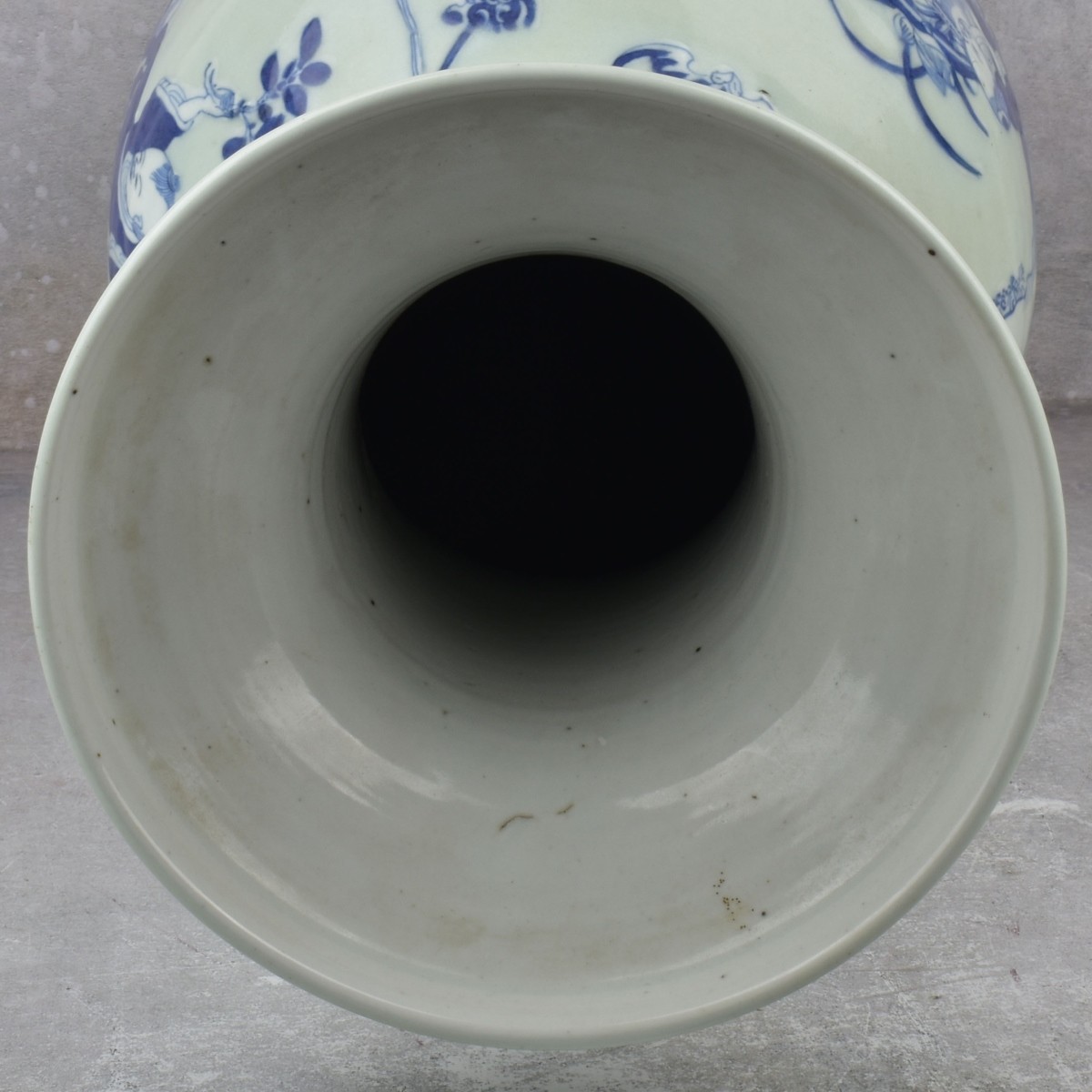 Large Vintage Chinese Blue and White Vase