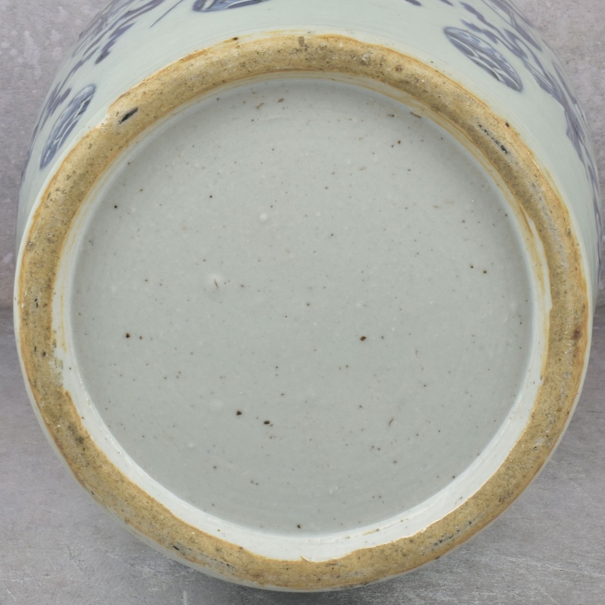 Chinese Blue and White Porcelain Vase.