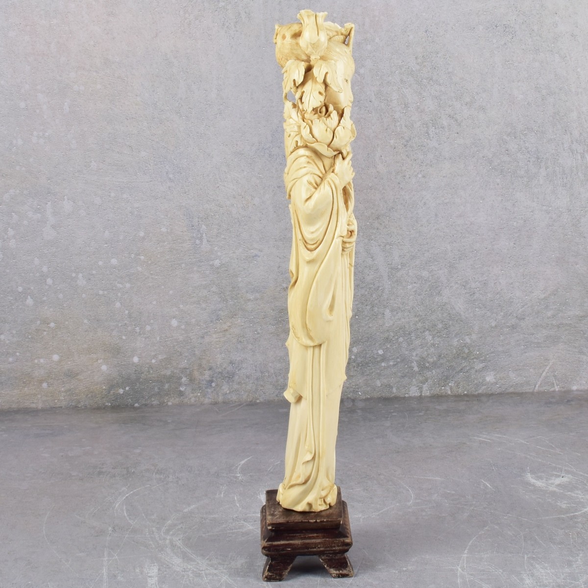 Antique Japanese Carved Figure of a Beauty