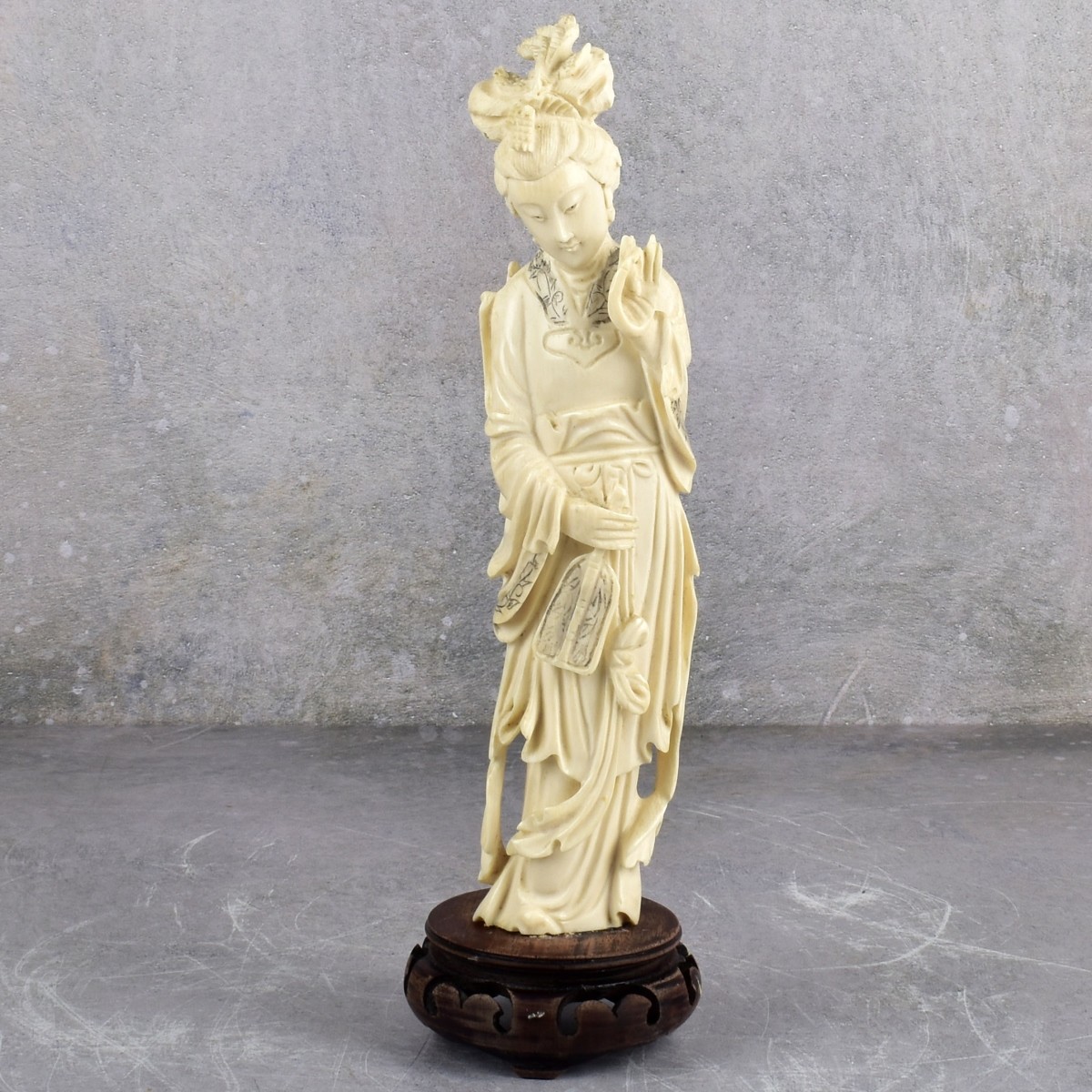 Antique Japanese Carved Figure of a Beauty