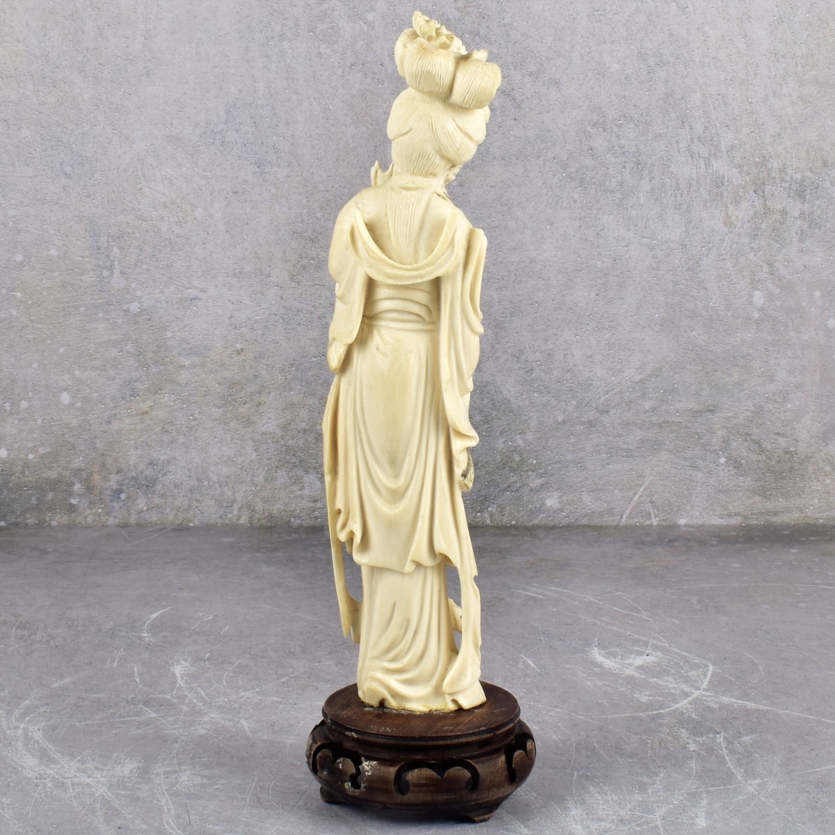 Antique Japanese Carved Figure of a Beauty