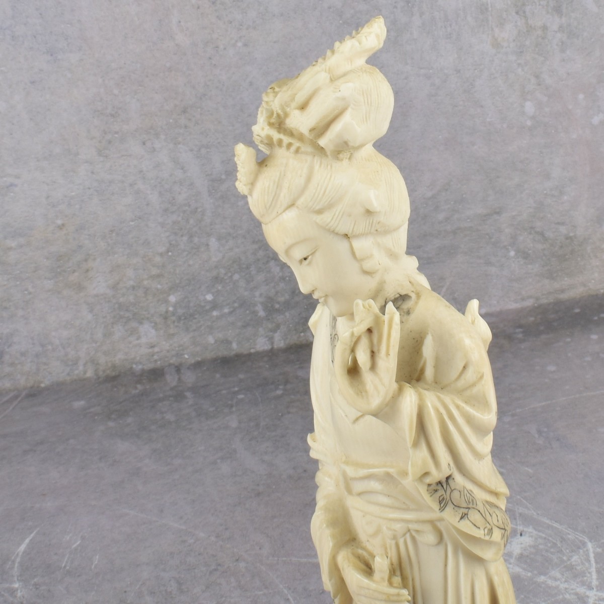 Antique Japanese Carved Figure of a Beauty