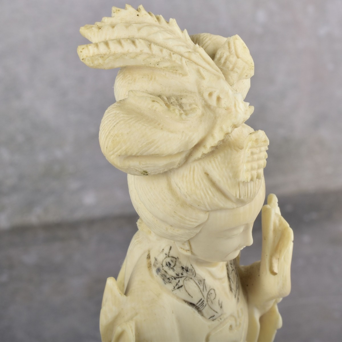 Antique Japanese Carved Figure of a Beauty