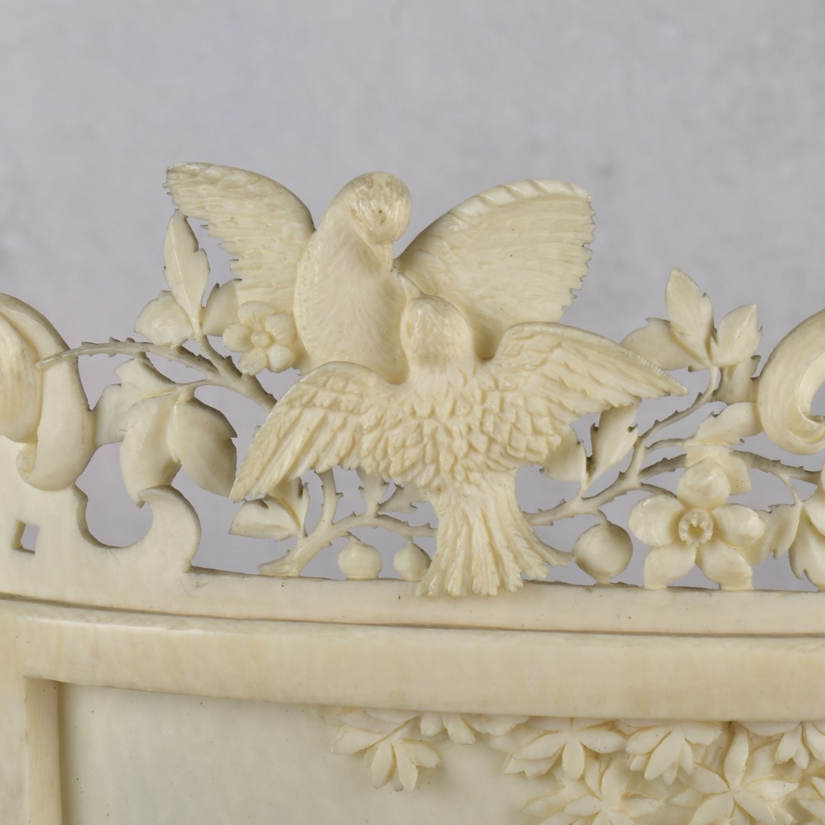 Early 19th Century Fine Continental Screen