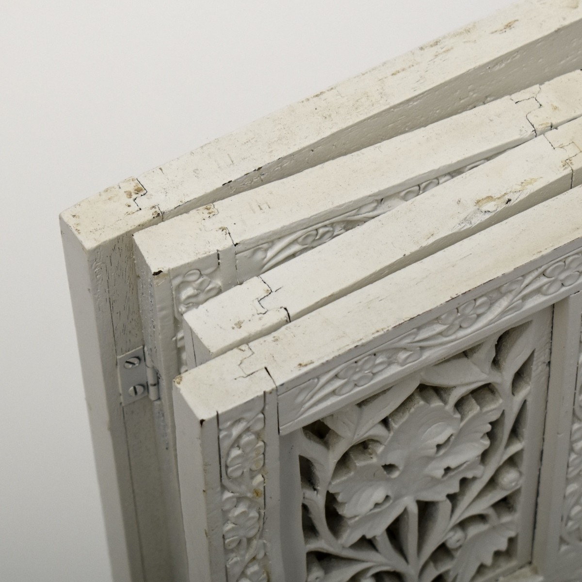 Vintage White Moroccan Table
