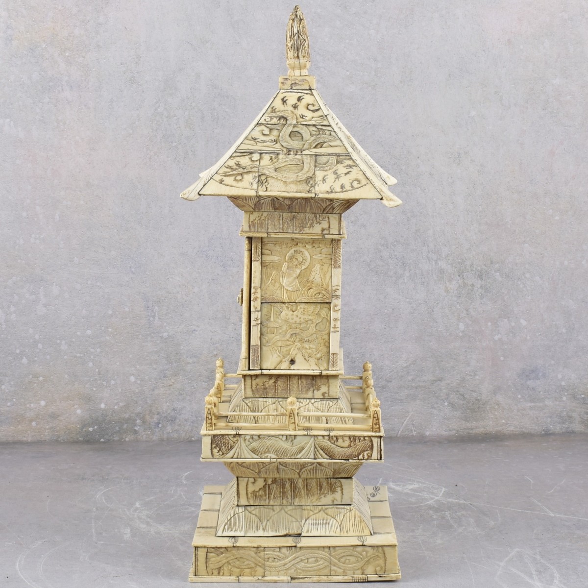 Antique Chinese Finely Carved Buddah Temple/Pagoda