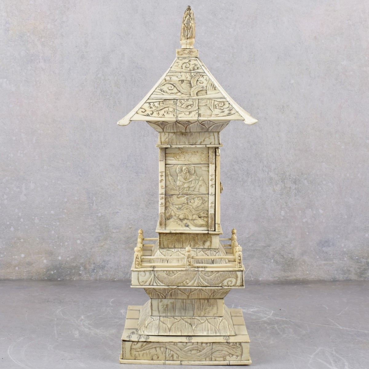 Antique Chinese Finely Carved Buddah Temple/Pagoda