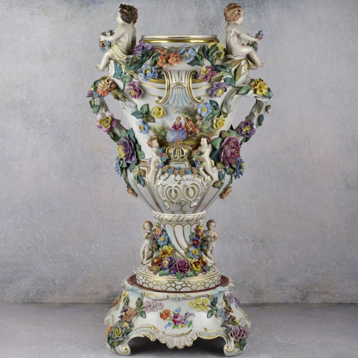 Early 20th Century Dresden Porcelain Urn