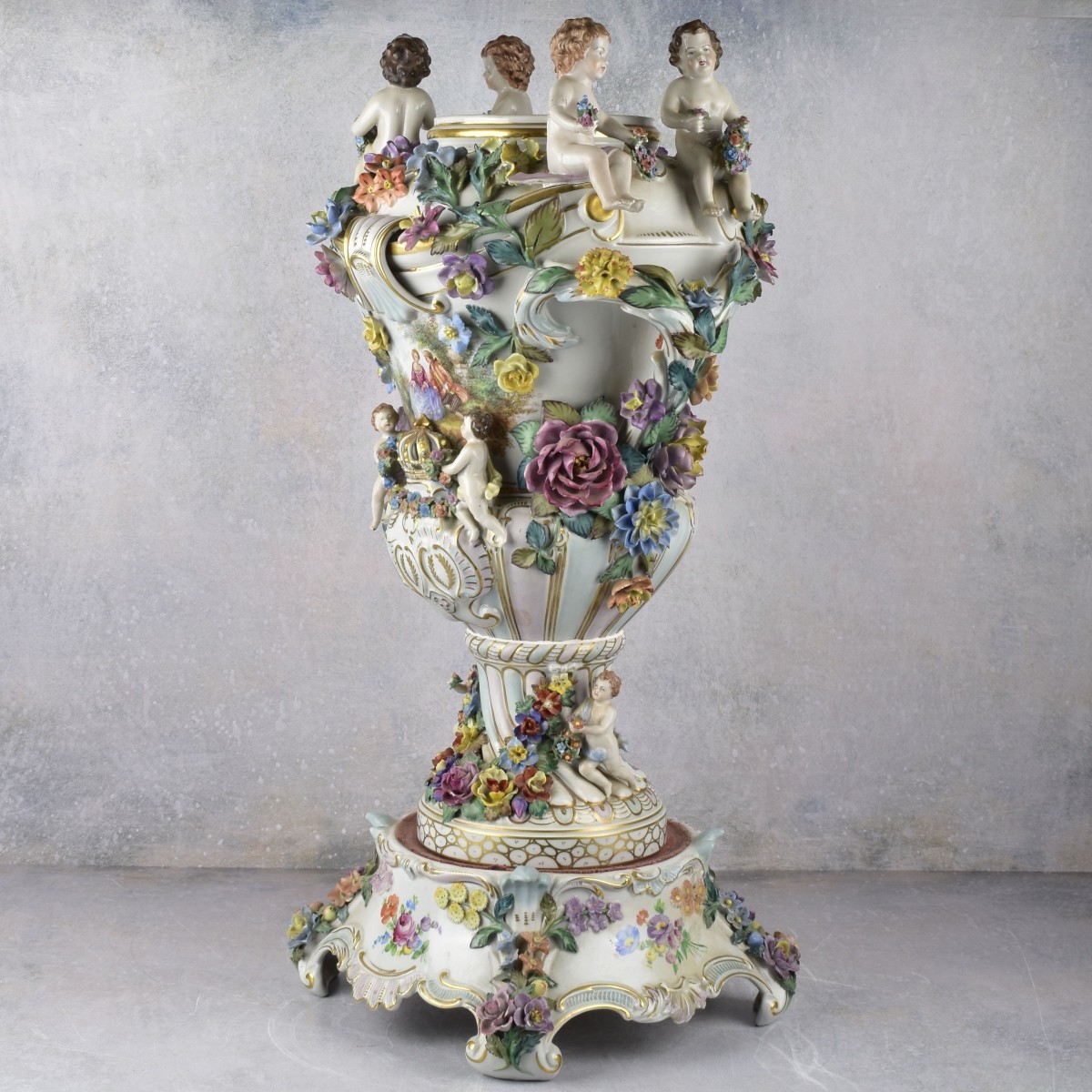 Early 20th Century Dresden Porcelain Urn