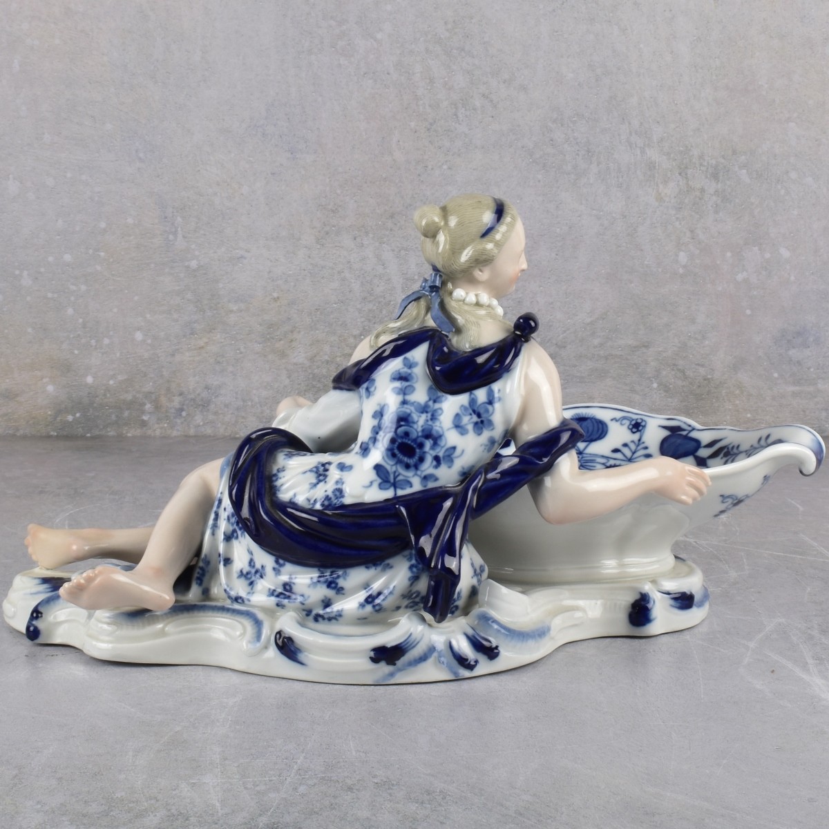 Meissen German Porcelain Porcelain Sweetmeat Dish