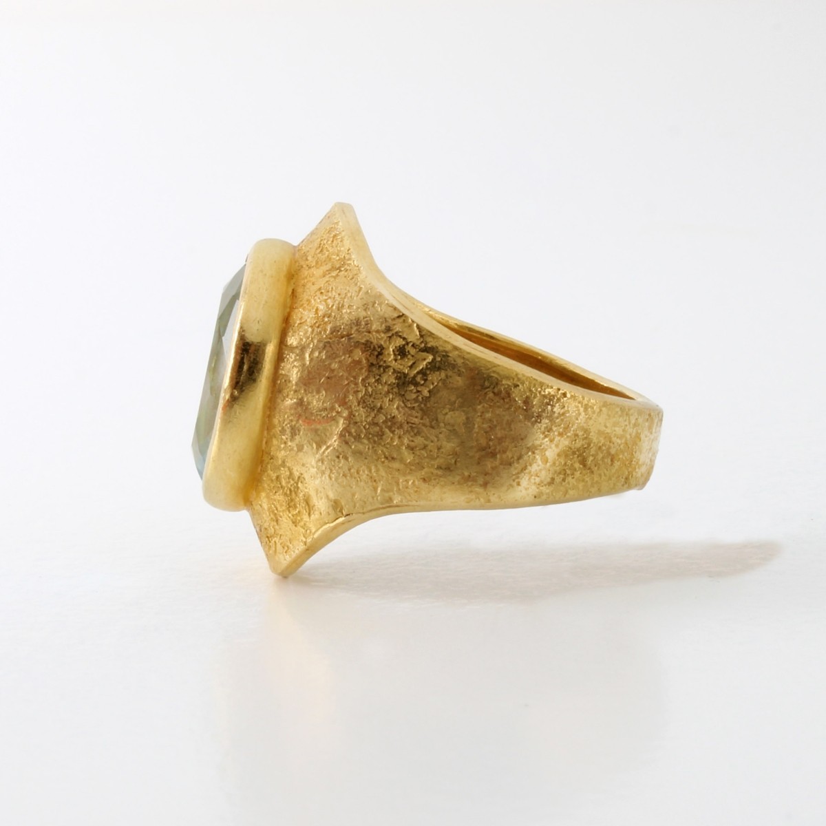 Aquamarine and 18K Ring