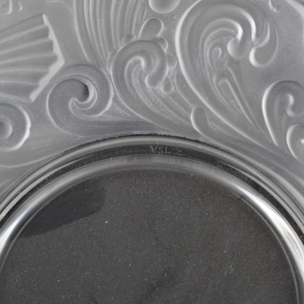 Val St. Lambert Belguim" Gloucester" Charger