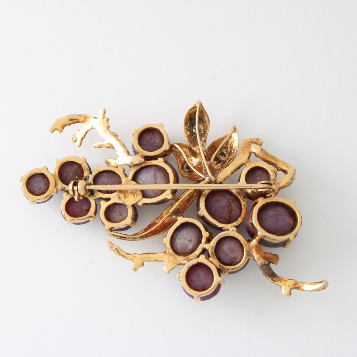 Star Ruby and 14K Brooch