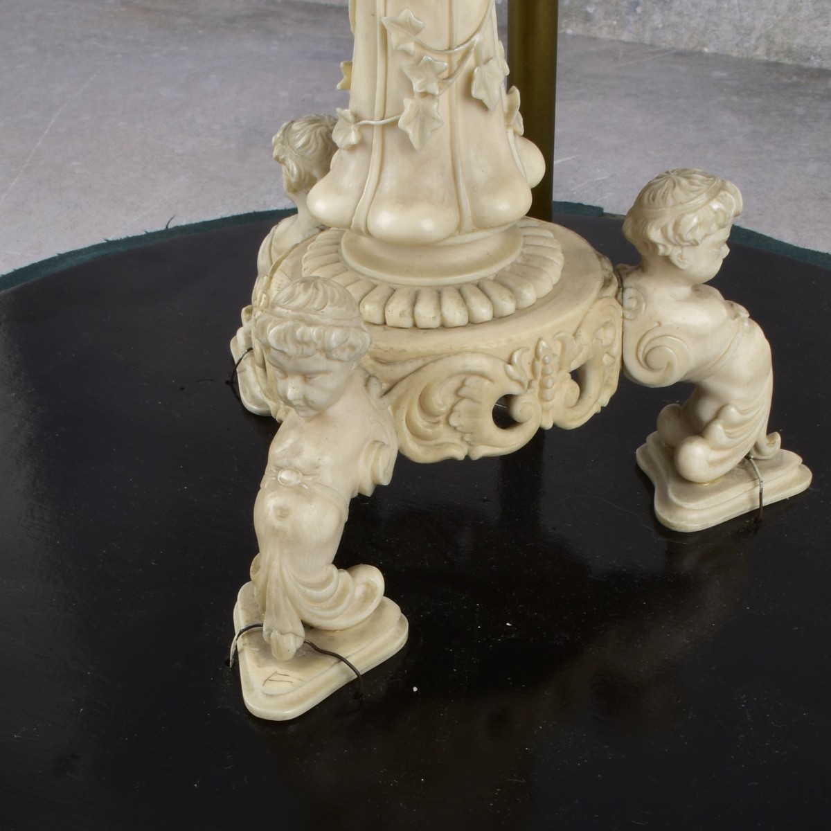 Early 19th Century Fine Continental Screen