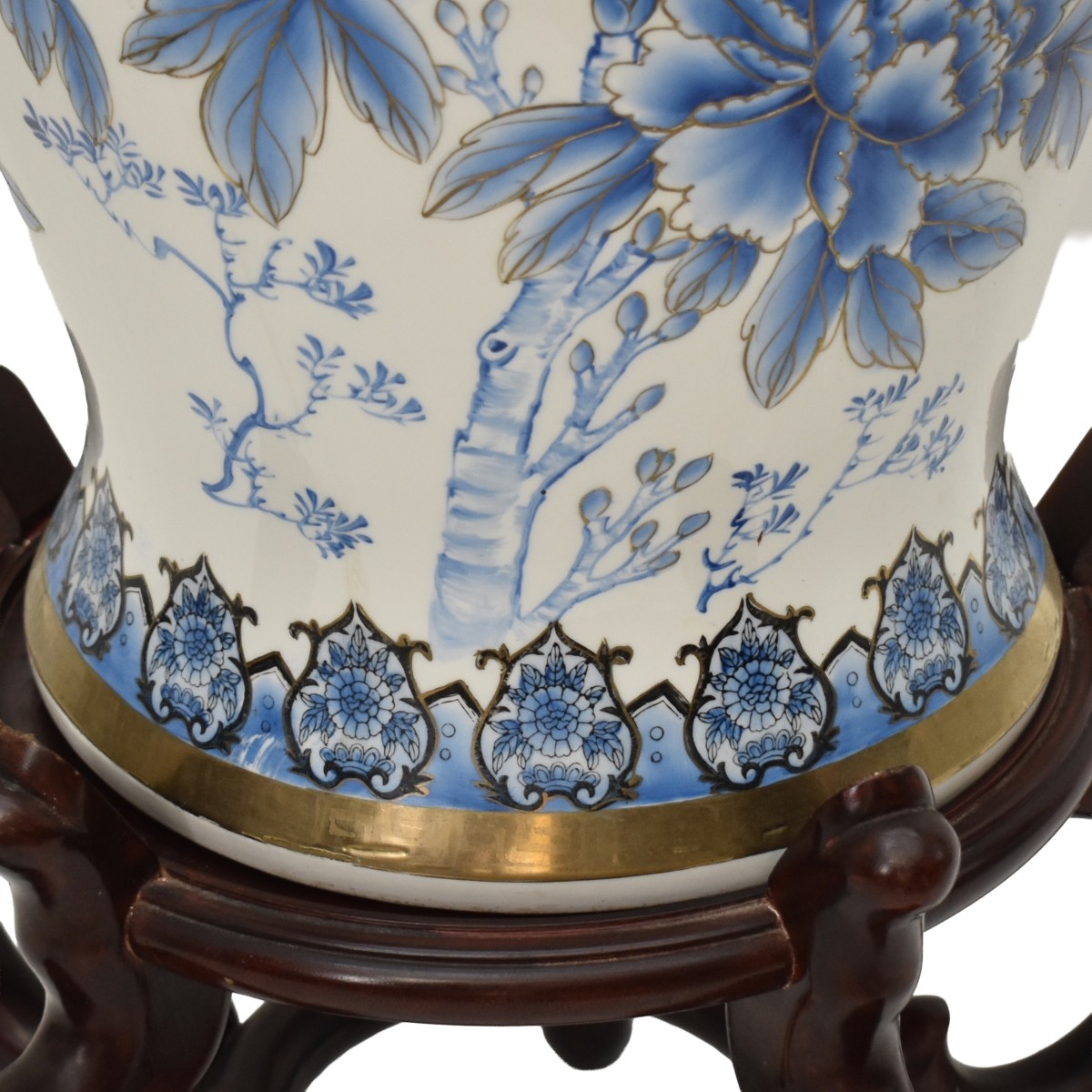 Chinese Porcelain Palatial Urn
