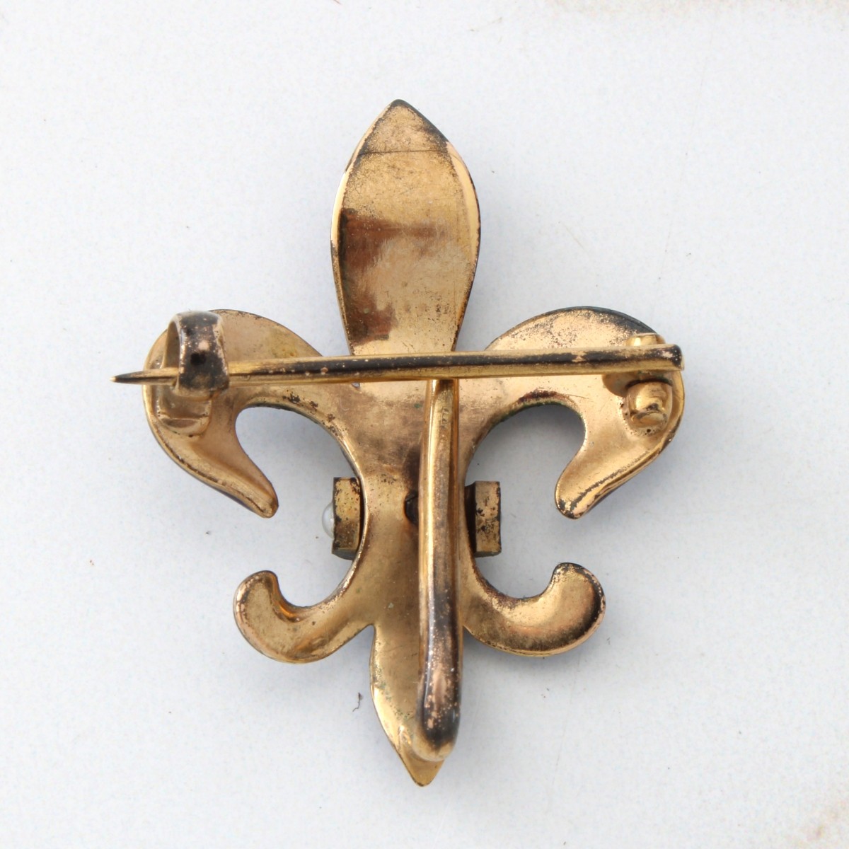 12K and Enamel Brooch