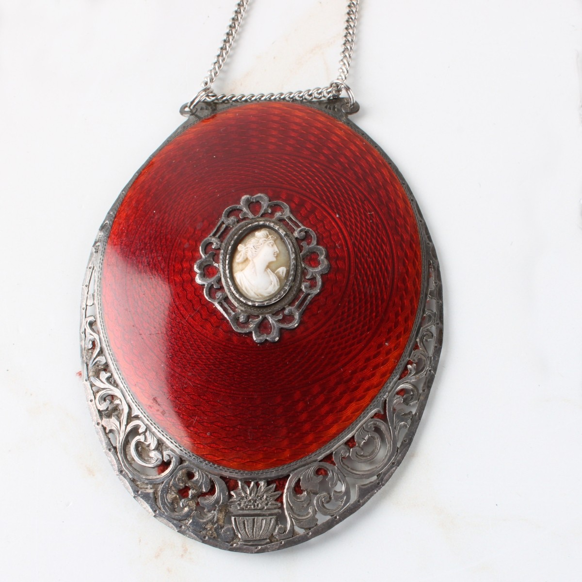 Art Deco Style Jewelry Pieces