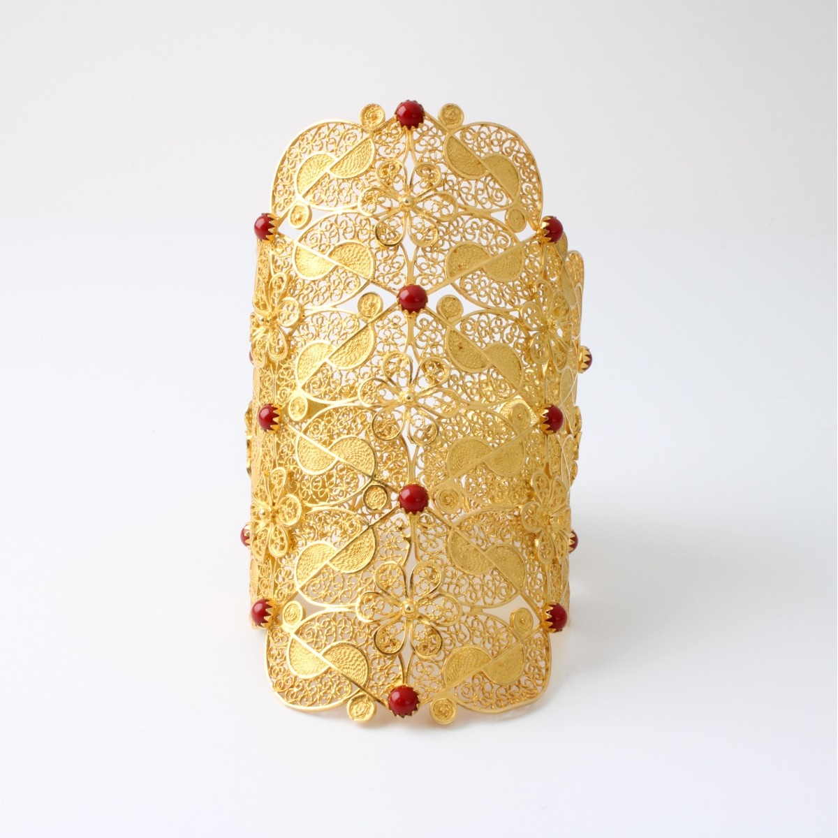 18K and Red Coral Cuff Bracelet