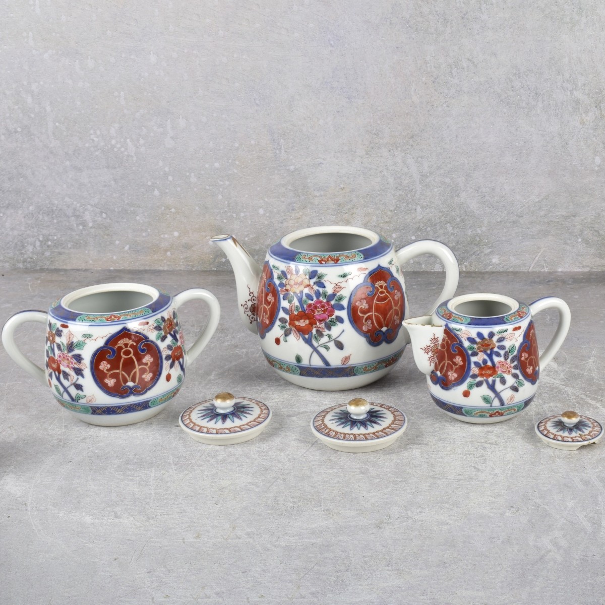 Fuki Choshun Nisho Tea Service & Sake Game