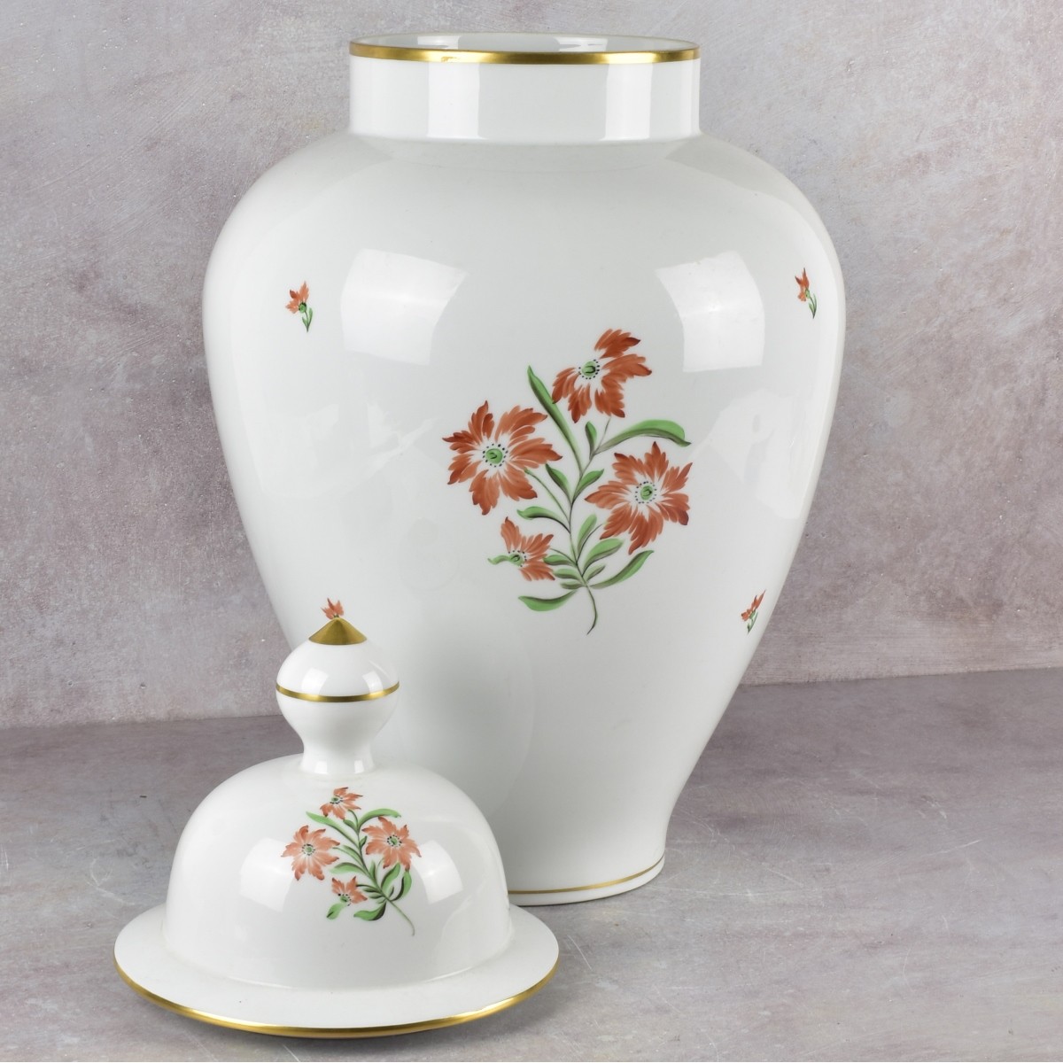 Large Herend Hungary Porcelain Urn