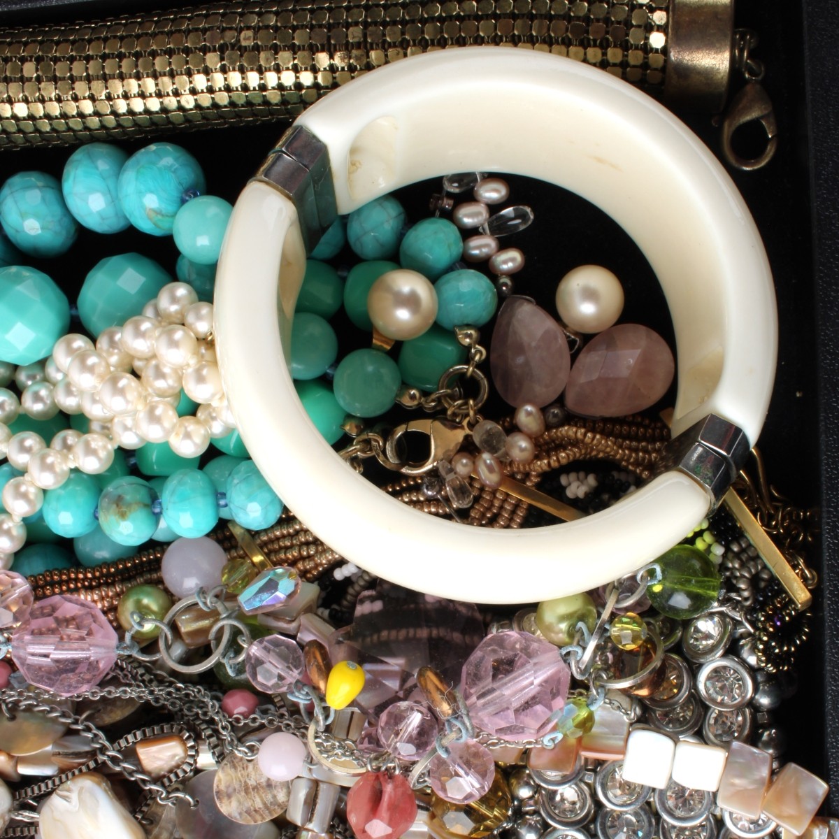 Tray Lot of Fashion Jewelry