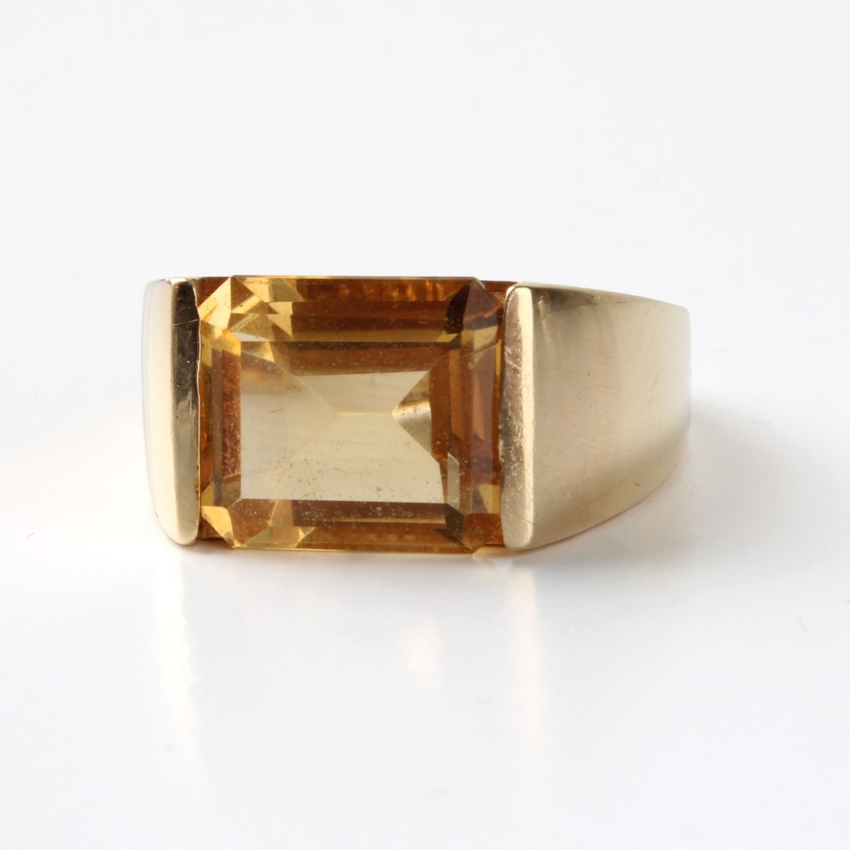 Citrine and 14 Karat Yellow Gold Ring