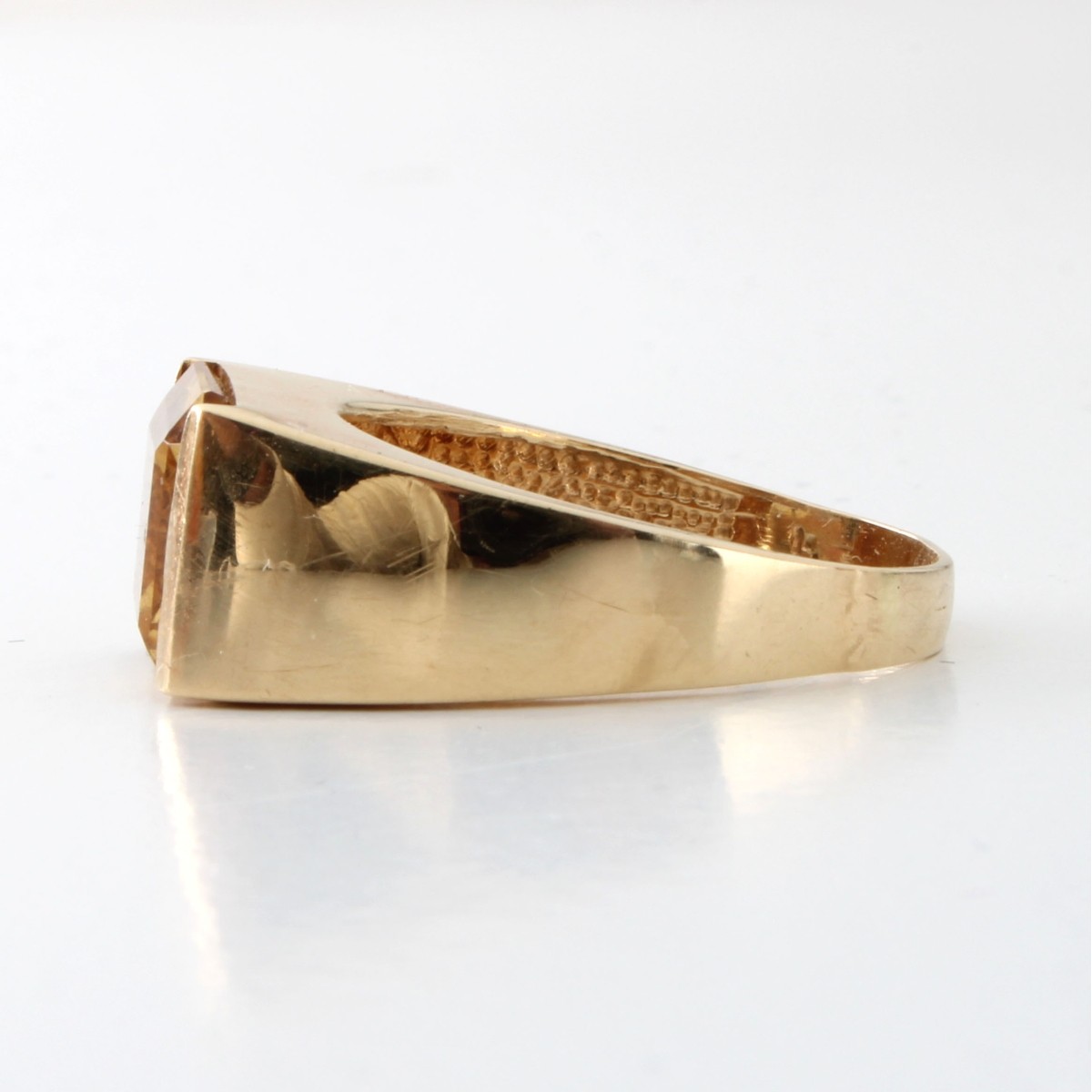 Citrine and 14 Karat Yellow Gold Ring