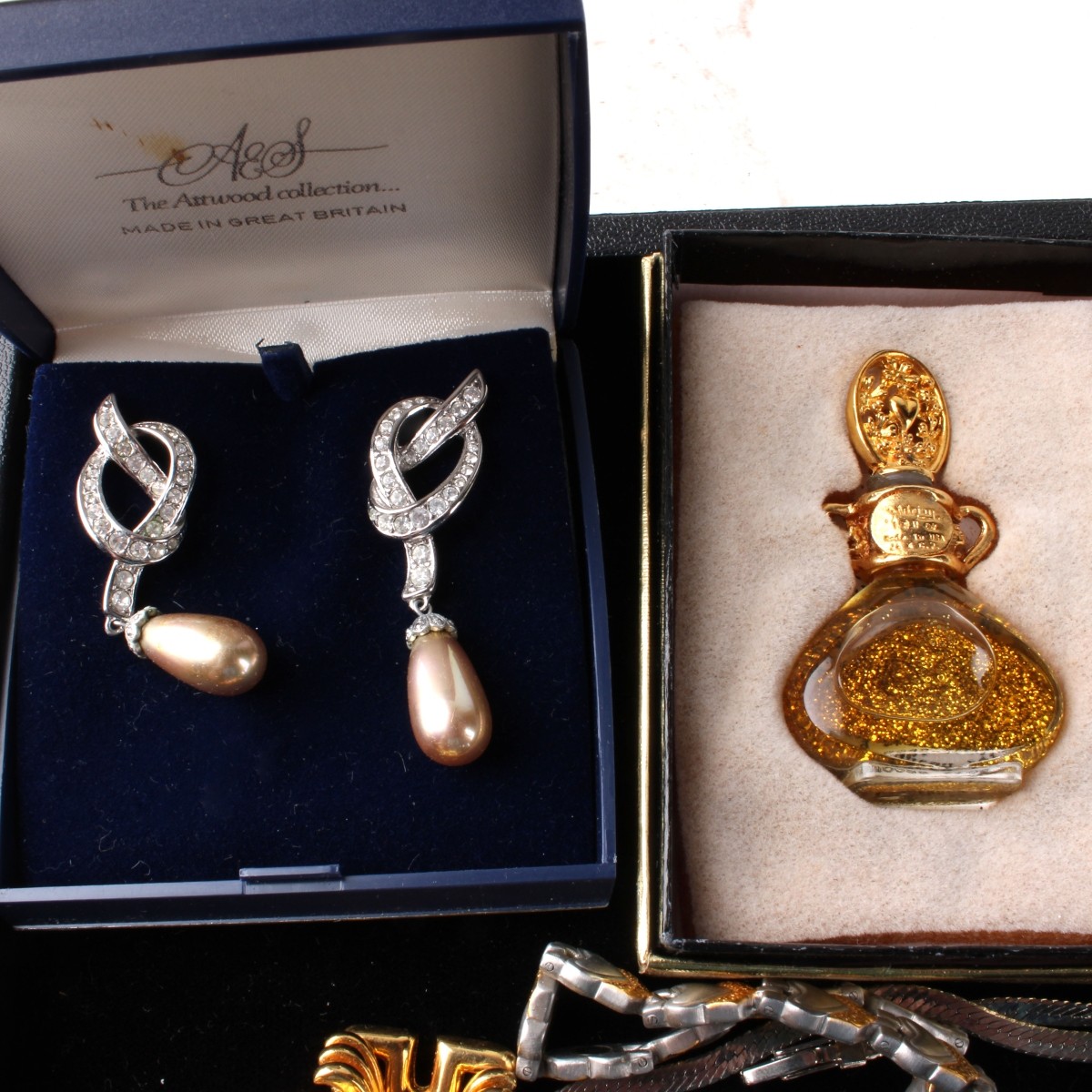 Tray Lot of Fashion Jewelry