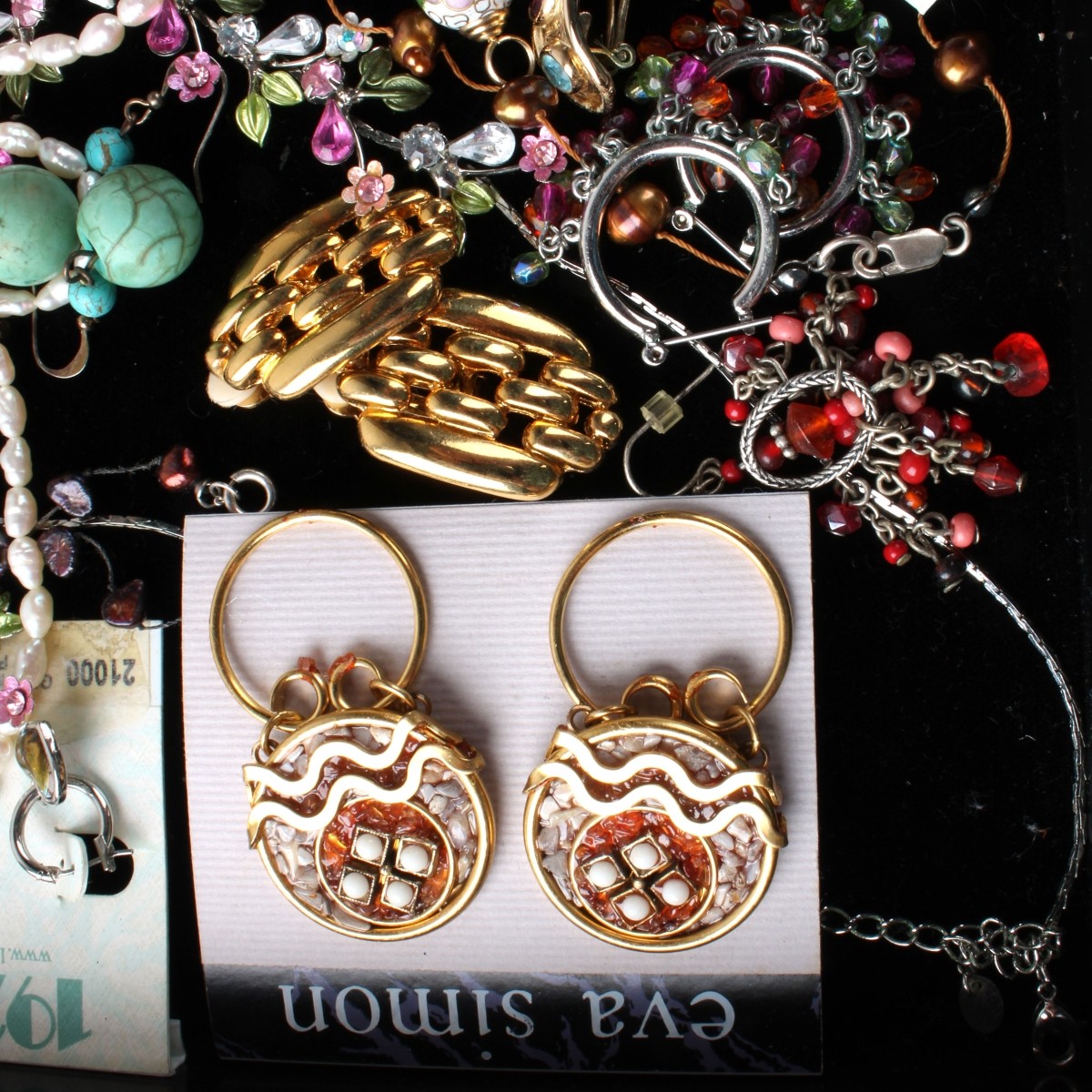 Tray Lot of Fashion Jewelry