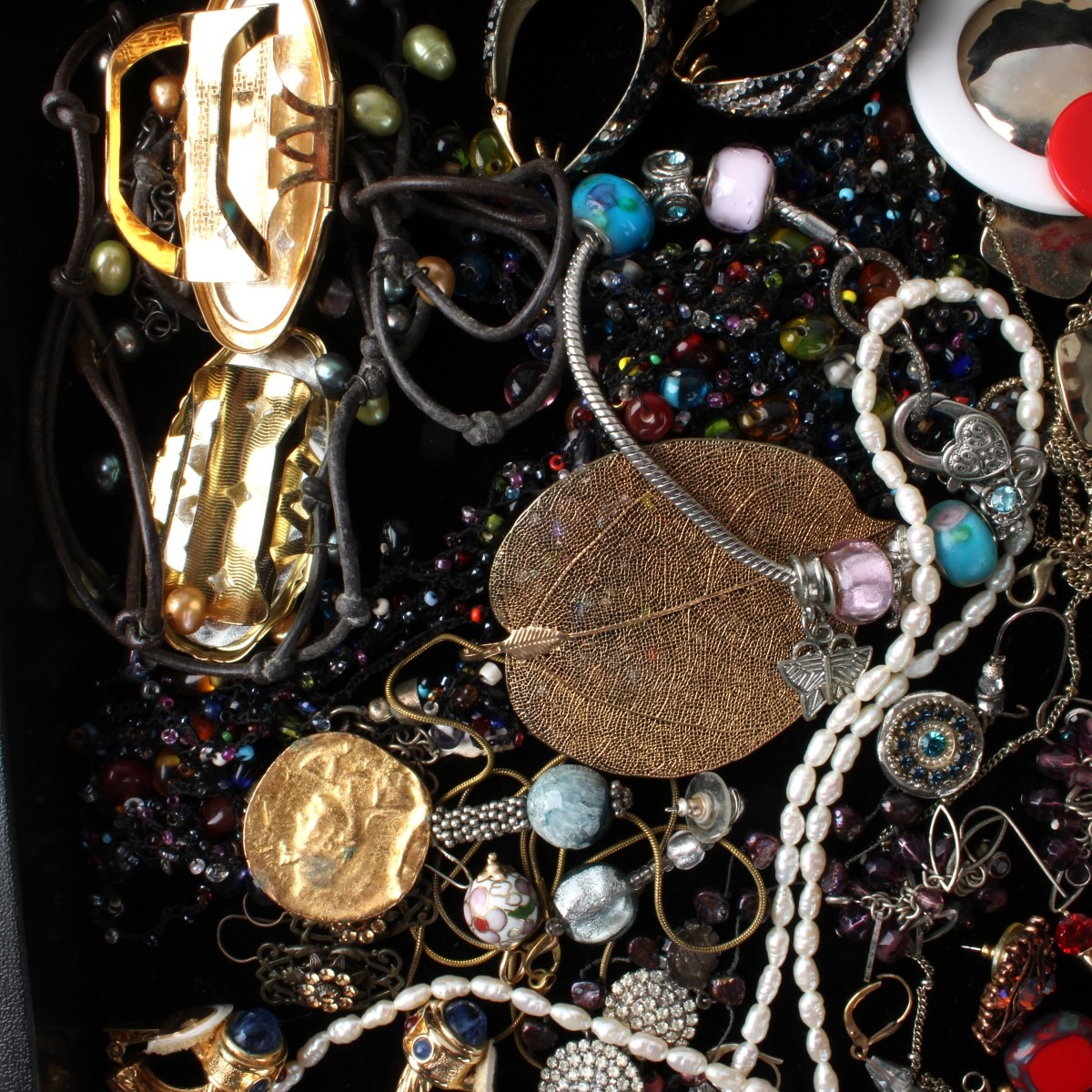 Tray Lot of Fashion Jewelry
