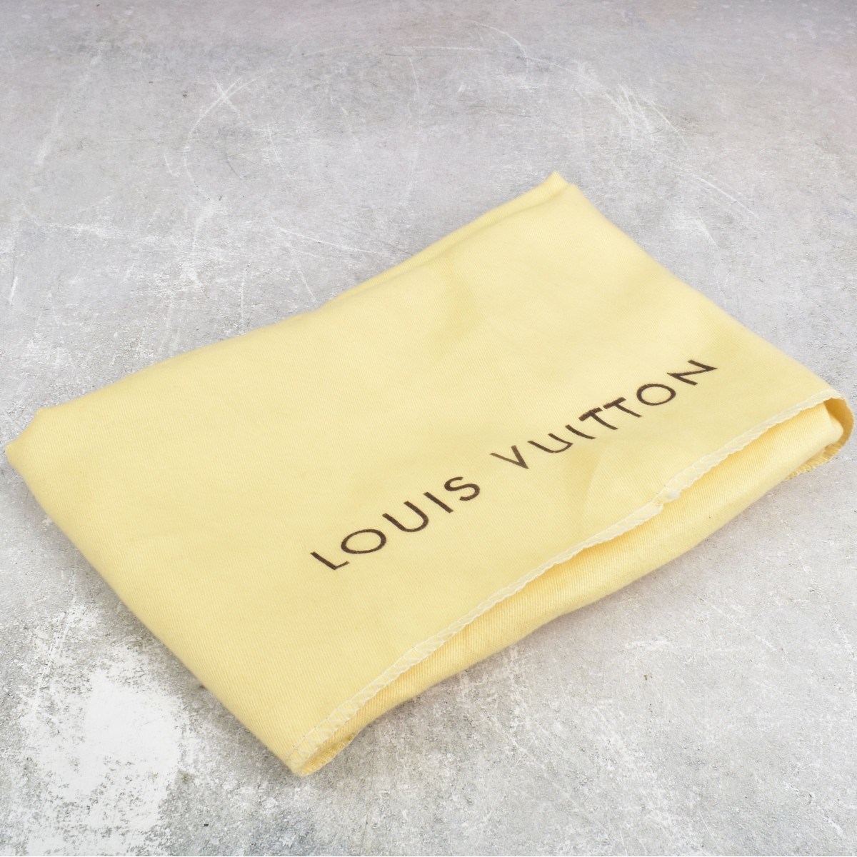 Replica Louis Vuitton Pochette