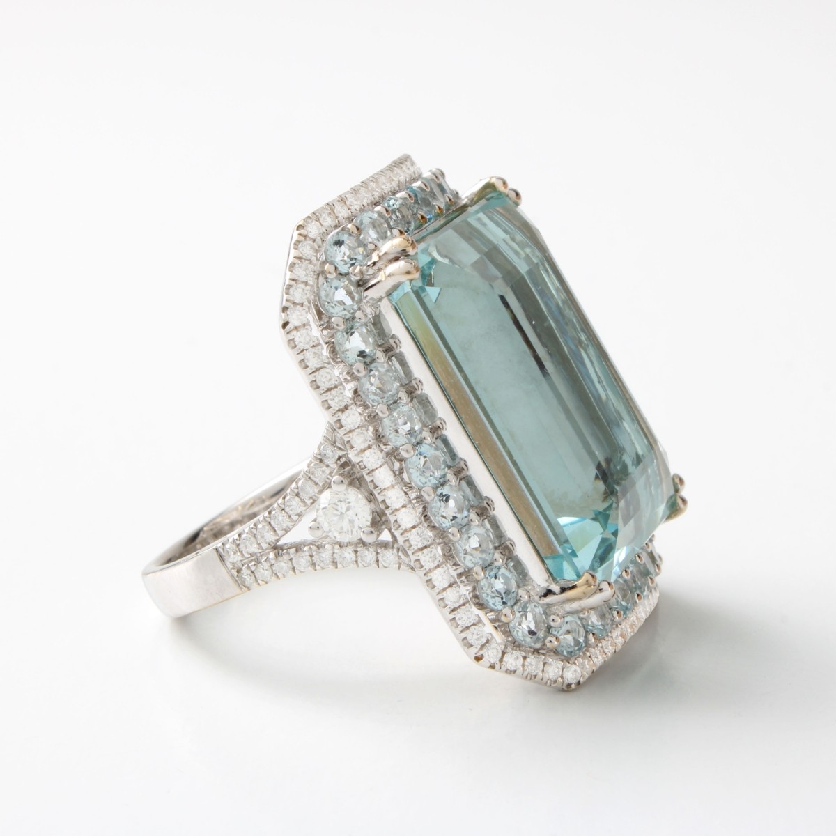 Aquamarine, Diamond and 18K Ring