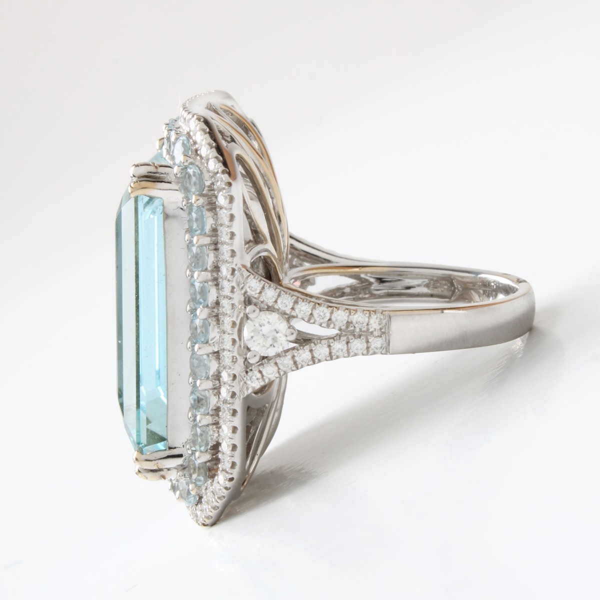 Aquamarine, Diamond and 18K Ring