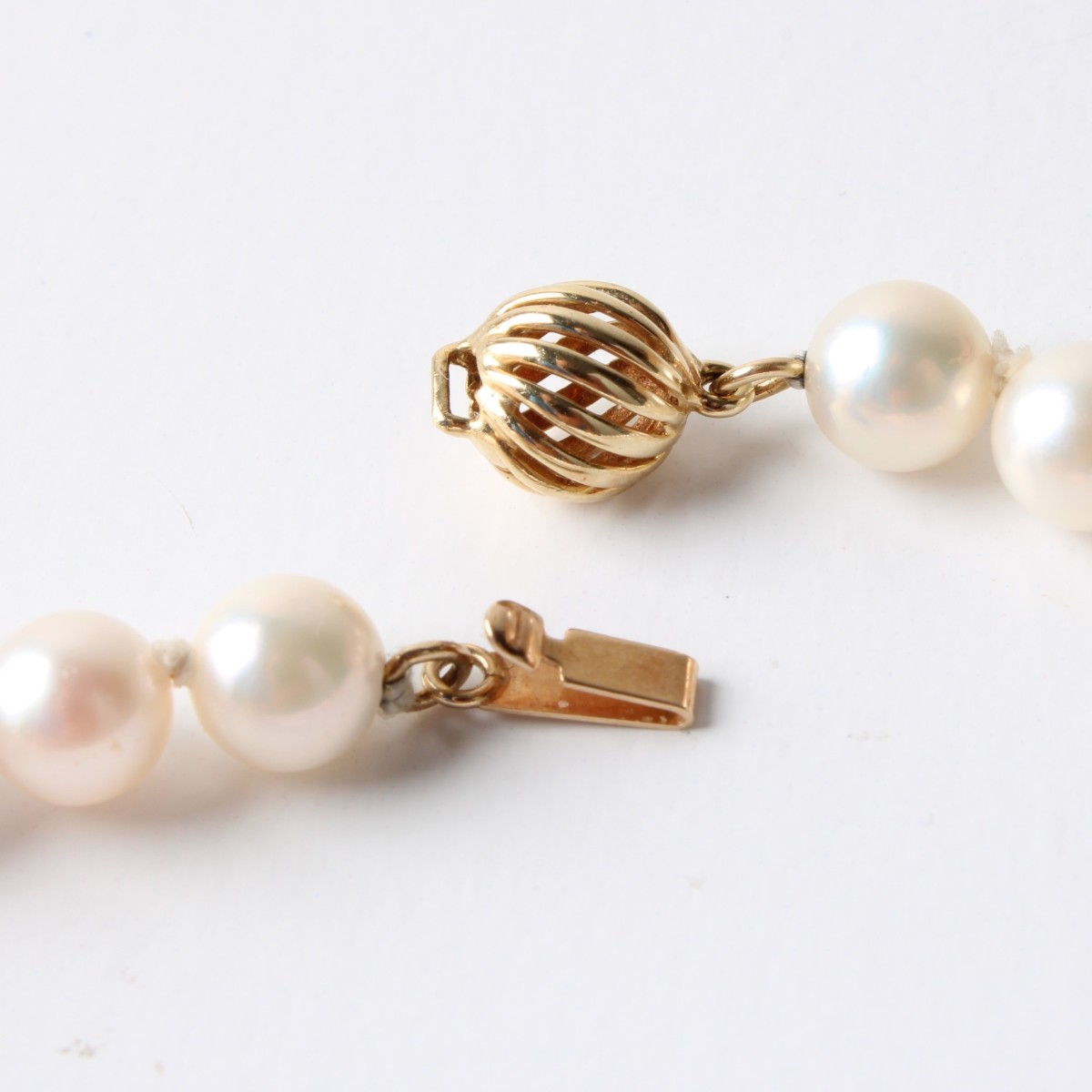 Fine Vintage Single Strand 6.4-6.5mm Pearl and 14
