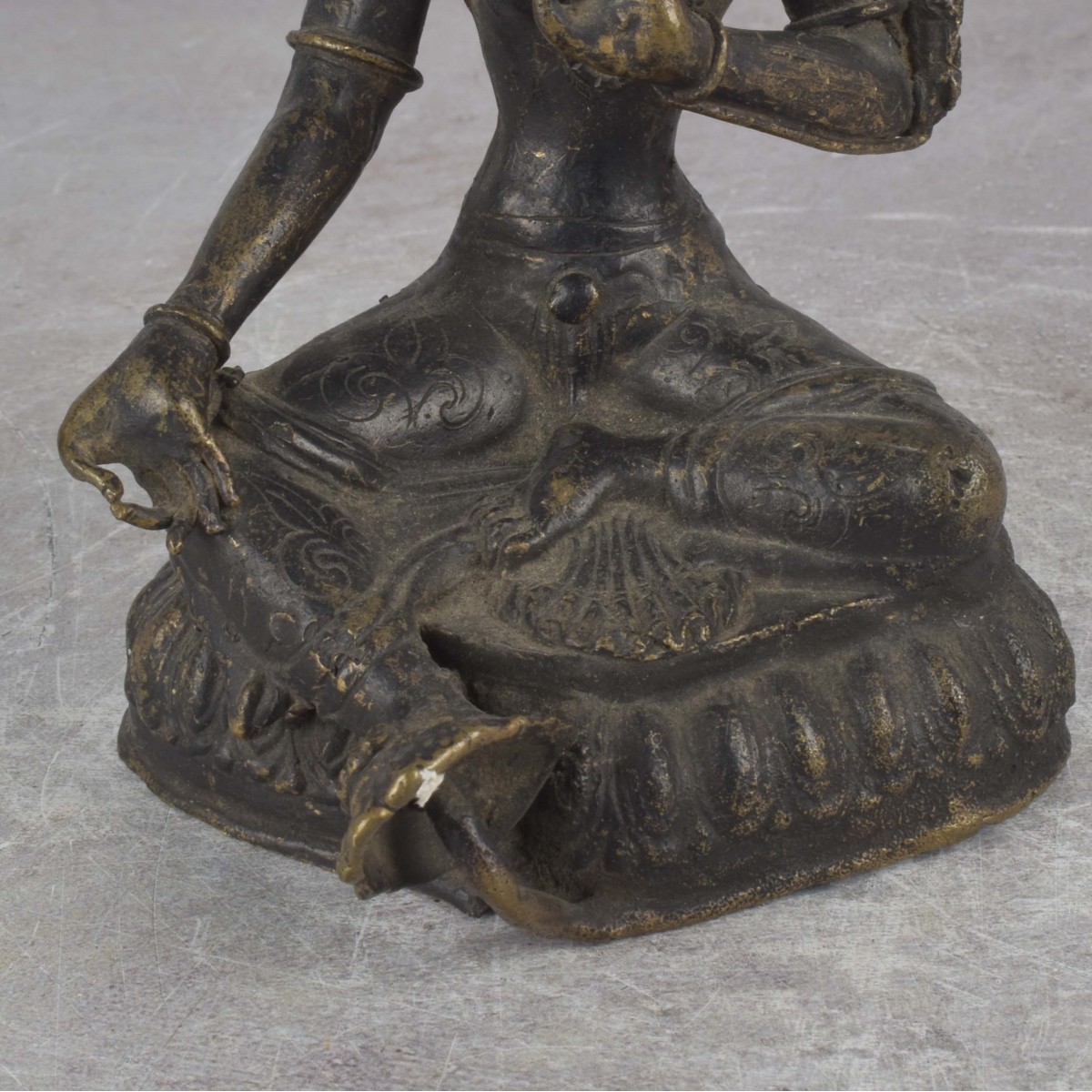 Antique Bronze Sculpture of a Buddha