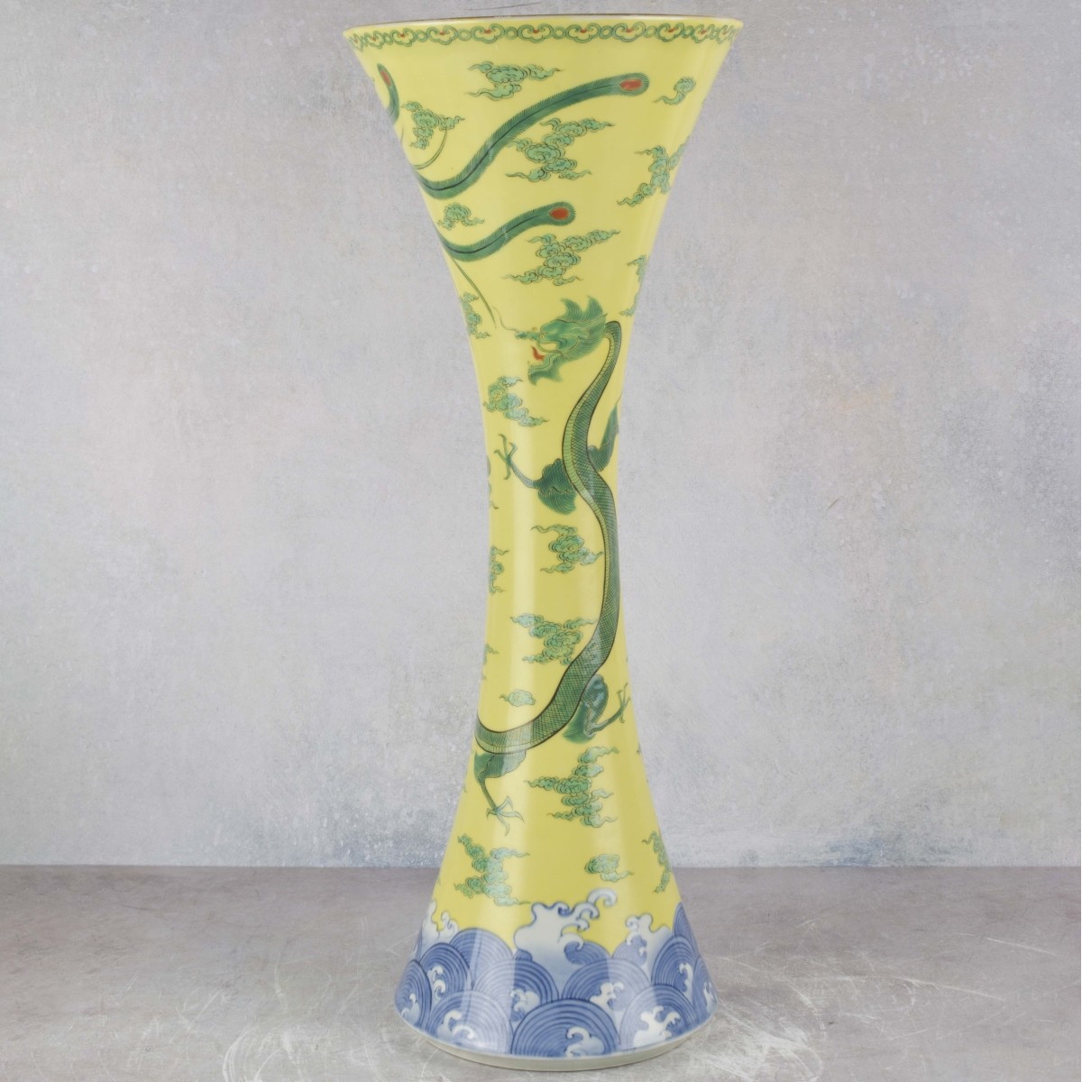 intage Japanese Fukagawa Ceramic Vase