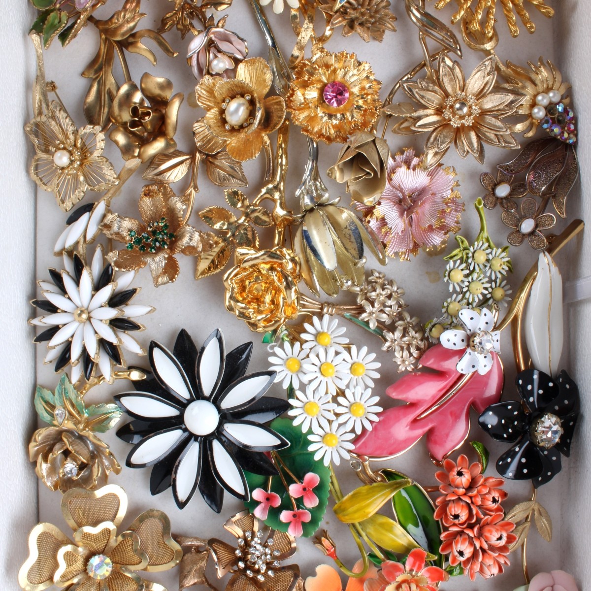 Tray of Costume Jewelry