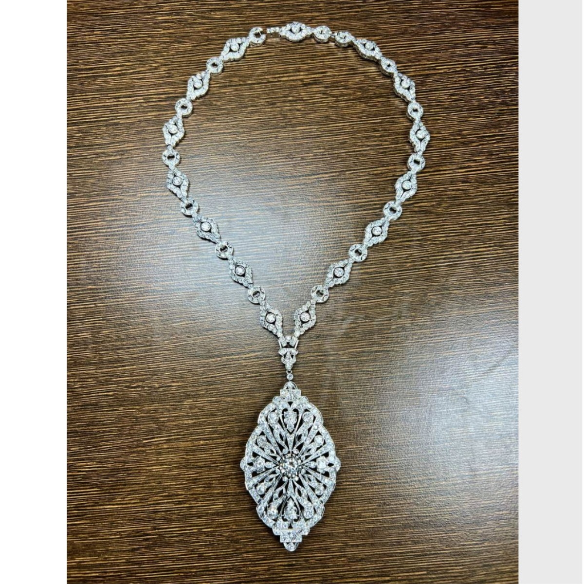 Deco Diamond and Plat Necklace