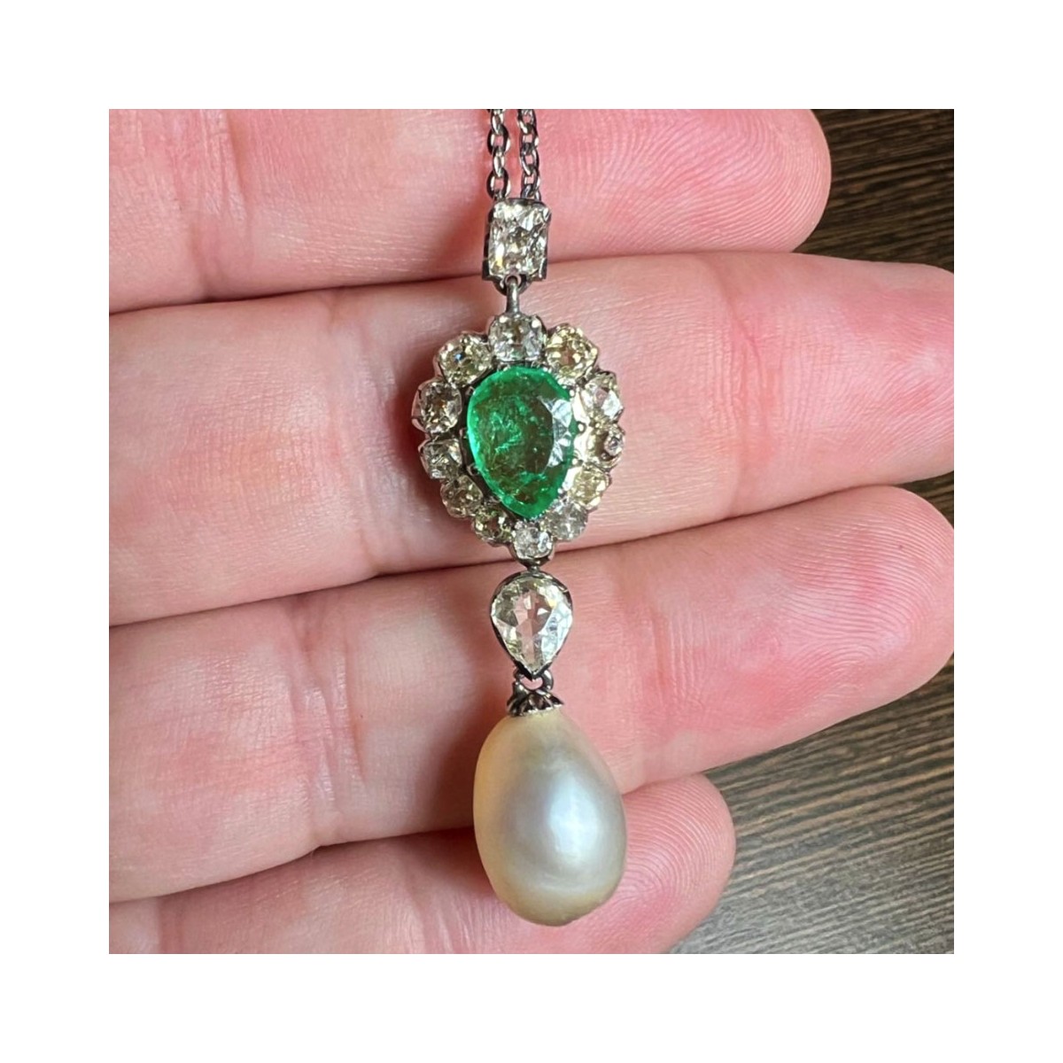 Pearl, Emerald, Diamond & Plat. Pendant