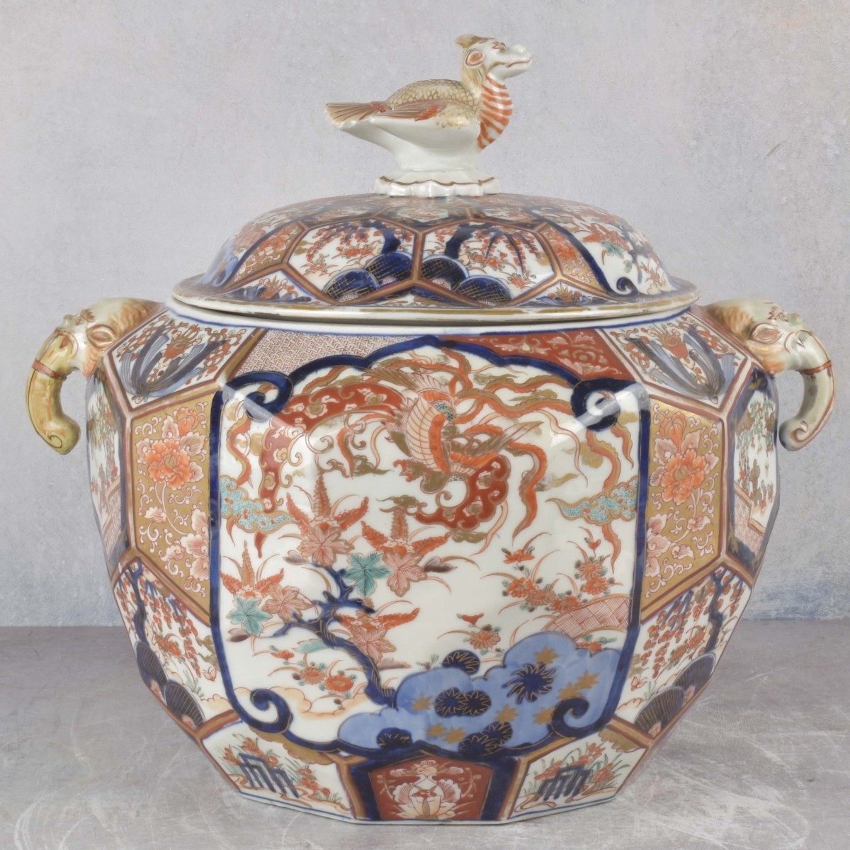 Circa 1900 Japanese Imari Tureen