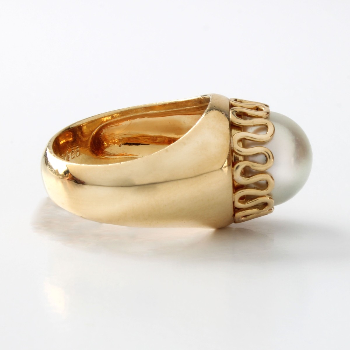 Pearl and 18K Ring