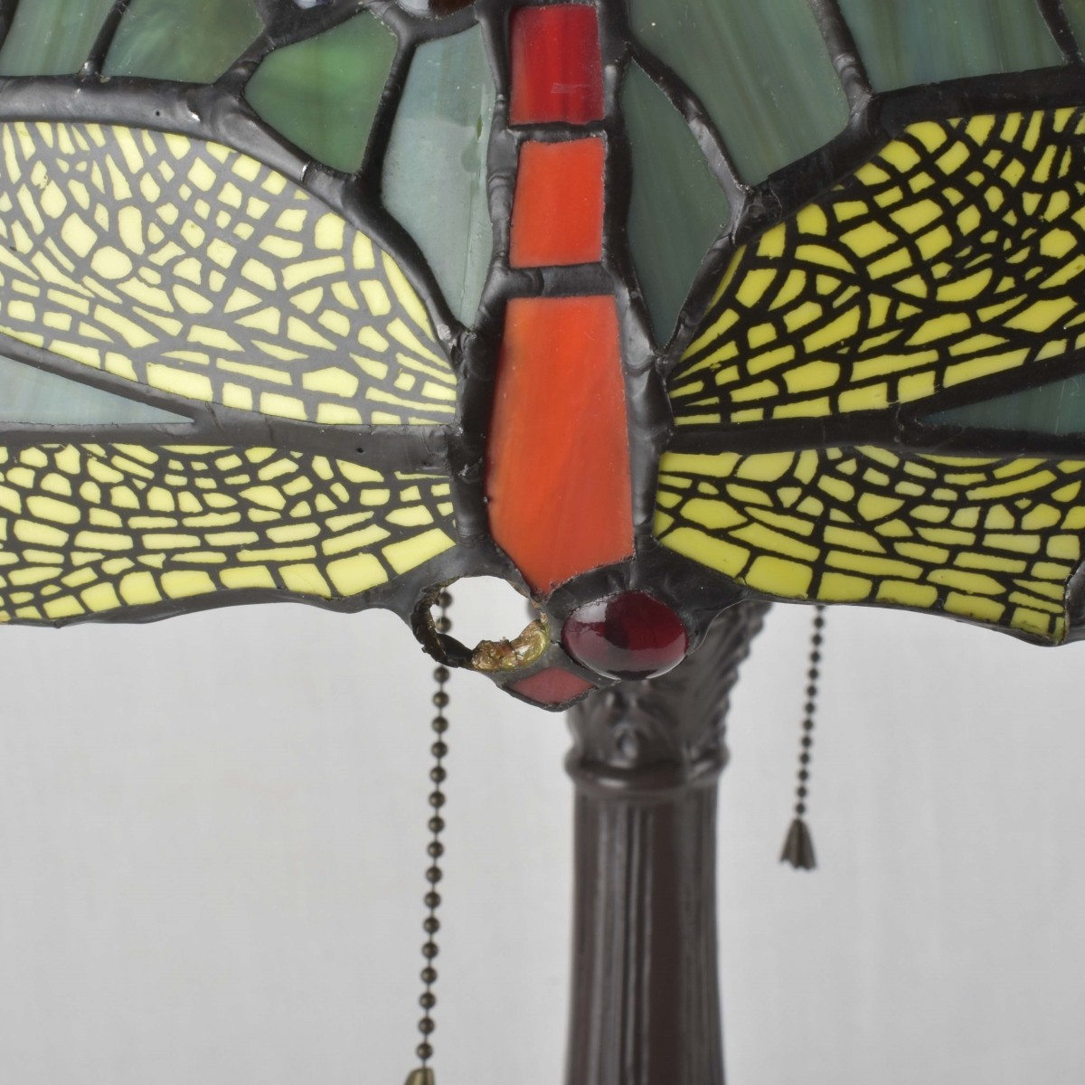 Tiffany-style Stained Glass Lamp