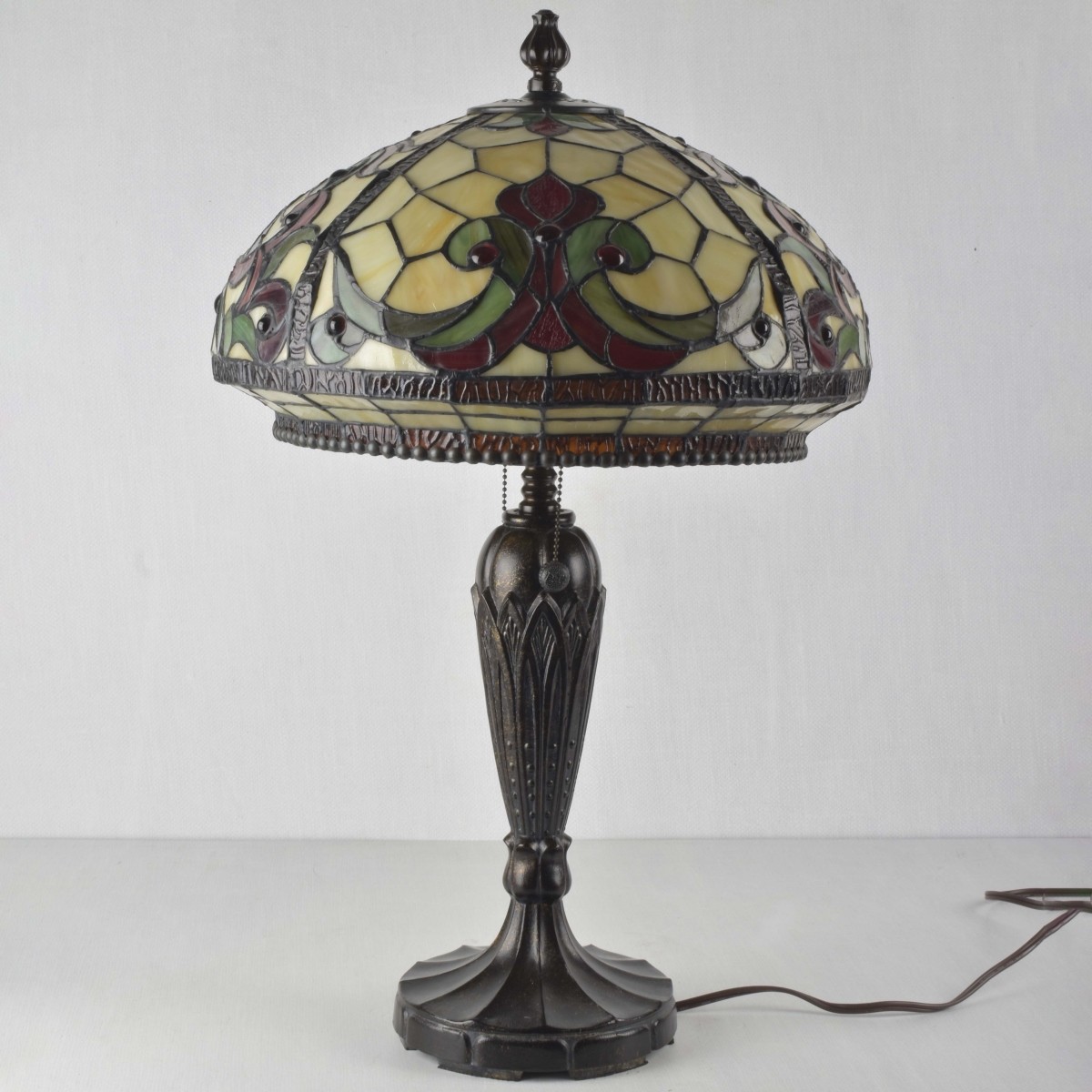 Tiffany-style Stained Glass Lamp
